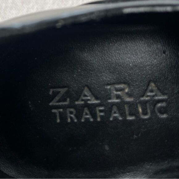 Zara Trafaluc black booties, pointy nose, deep side, cuts, great condition, 7.5 - Picture 8 of 9